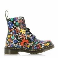 Dr Martens - 80991 клиенти Dr Martens - 79270 клиенти