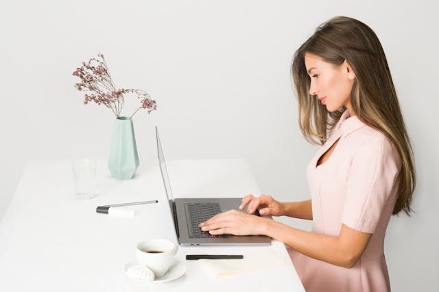 Workspace For Rent - 55018 prices | QBase Workspace For Rent - 4250 prices
